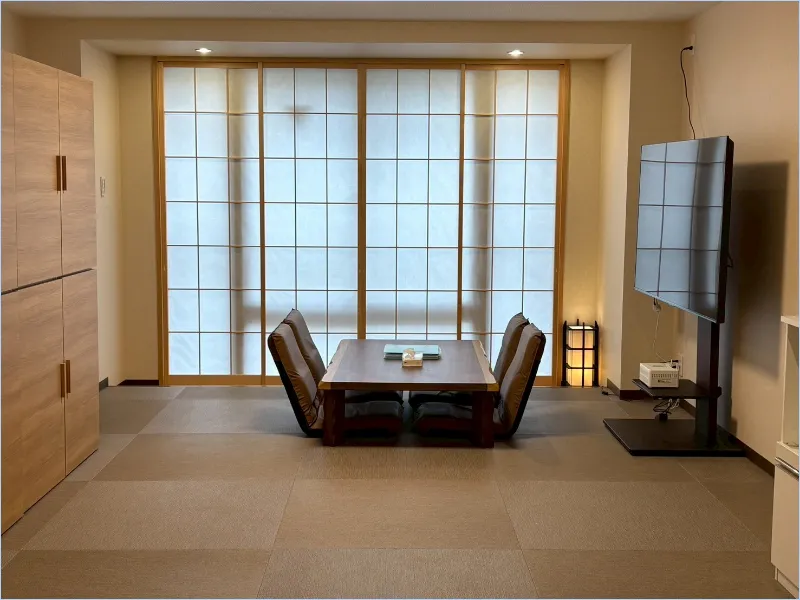 YU’S HOUSE